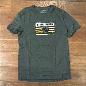 Banana Republic Green Graphic T-Shirt with Camera Design